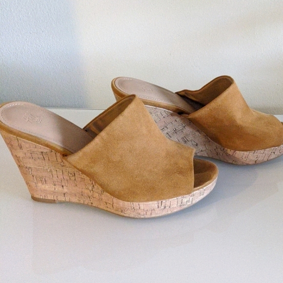 Tan Wedges - Picture 3 of 6